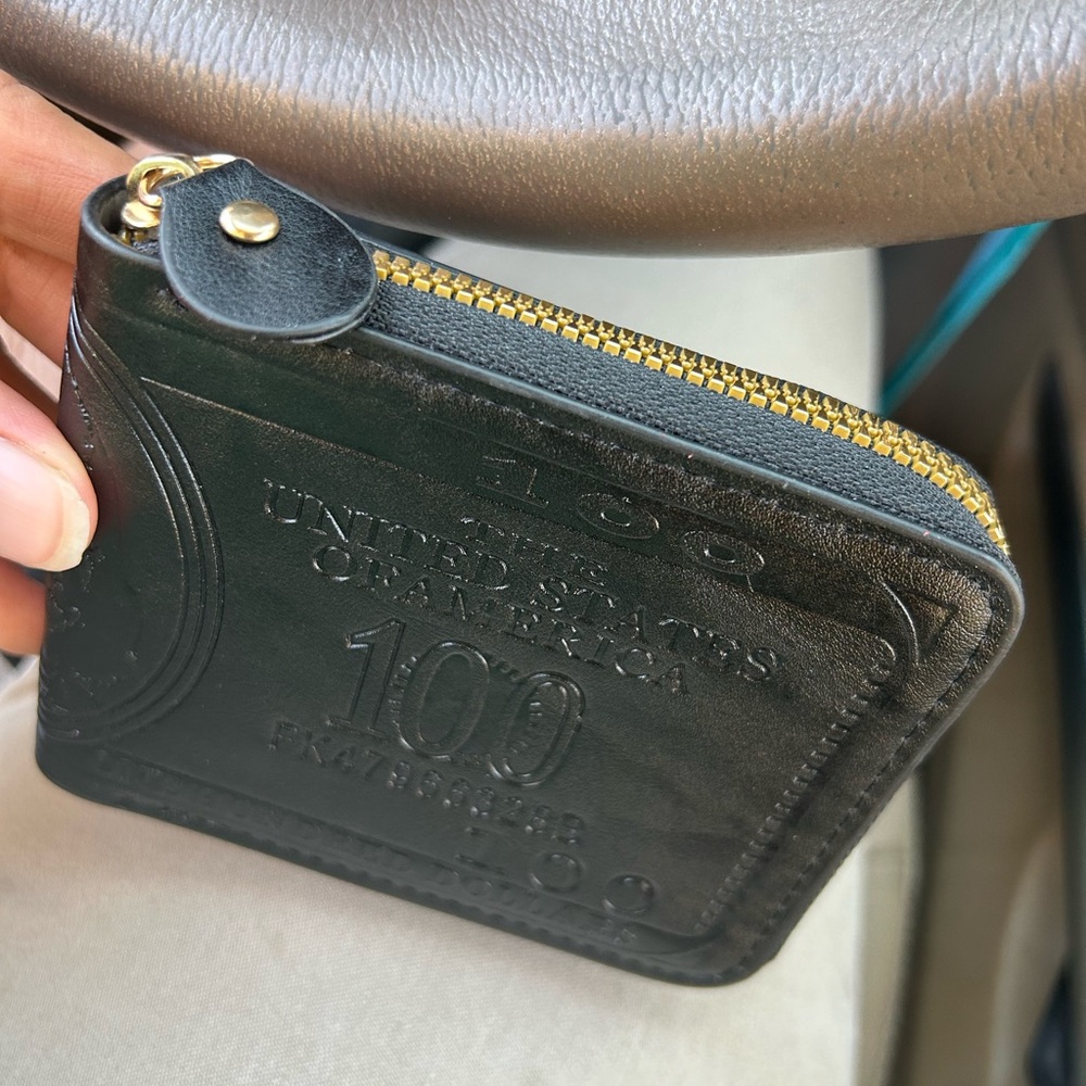 Men’s wallet with zipper